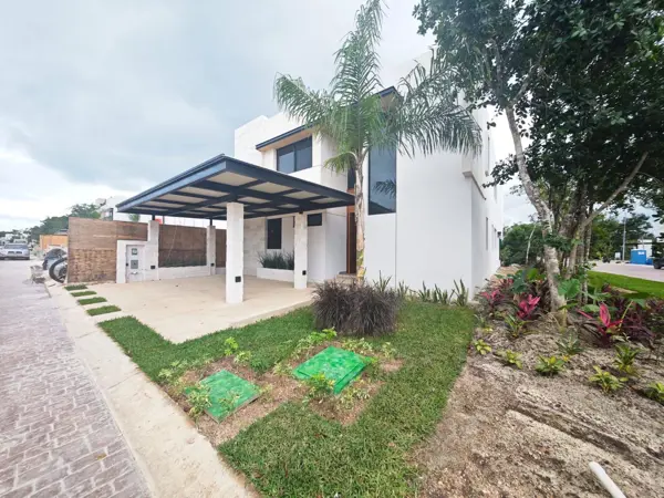 Casa en Venta, 4 Recámaras, NUEVA A ESTRENAR, Piscina, Via Cumbres, Av Huayacán, Cancún