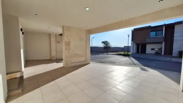 Casa en venta en Rincón de Alcántara, Saltillo — foto 2 de 24
