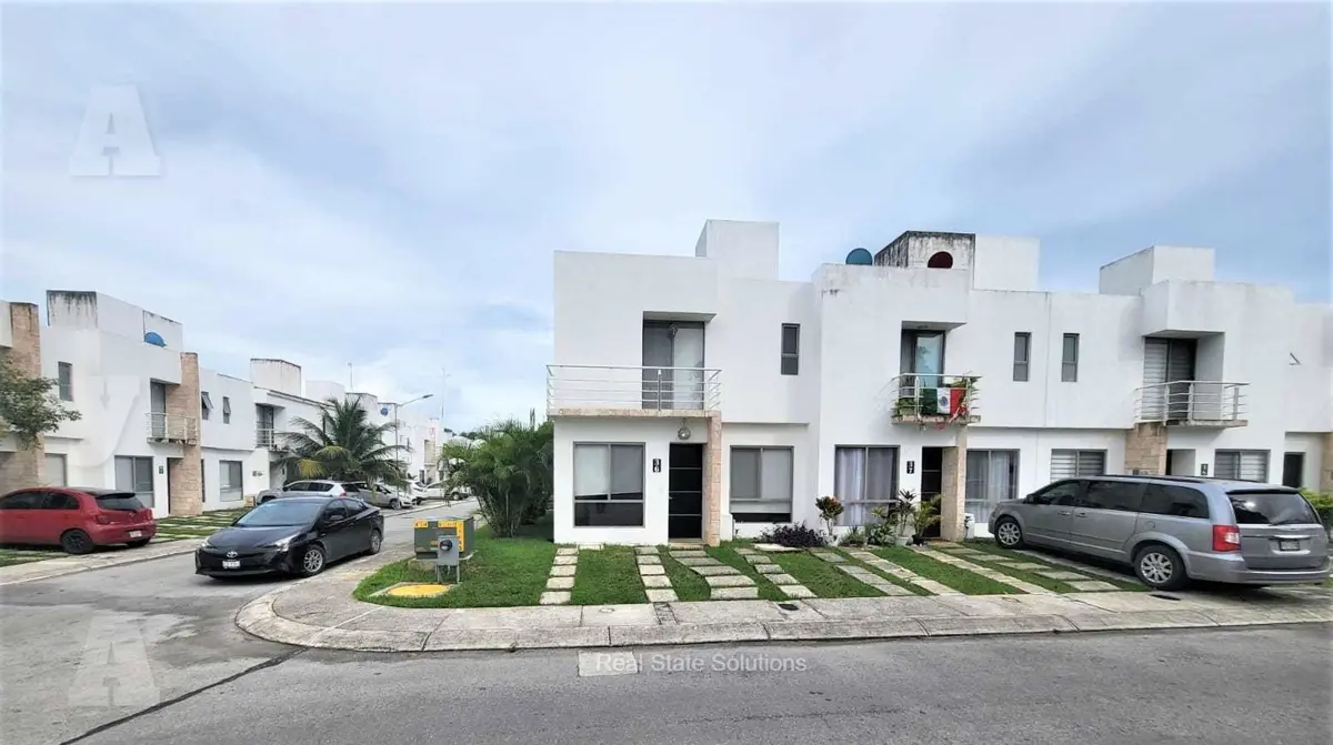 Casa en venta en Fraccionamiento Bali, Playa del Carmen — foto 1 de 41