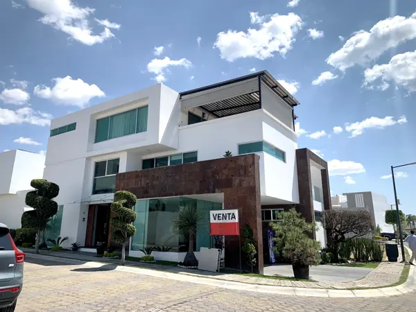 Casa en venta en Lomas de Angelópolis, San Andrés Cholula — foto 2 de 44