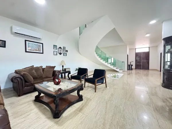 Casa en venta en Los Viñedos, Torreón — foto 3 de 45