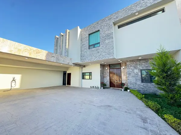 Casa en venta en Los Viñedos, Torreón — foto 2 de 45