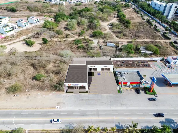 Local en renta en Cruz de Huanacaxtle, Bahía de Banderas — foto 2 de 3