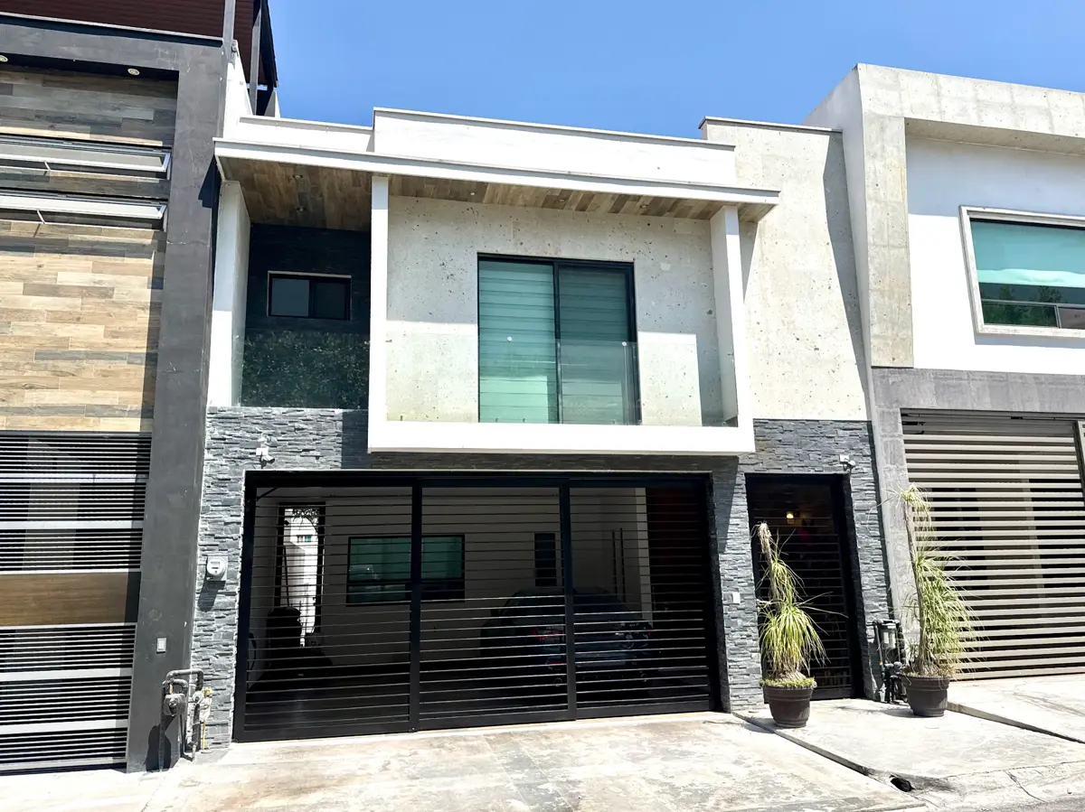 Casa en venta en Cima del Bosque, Monterrey — foto 1 de 17