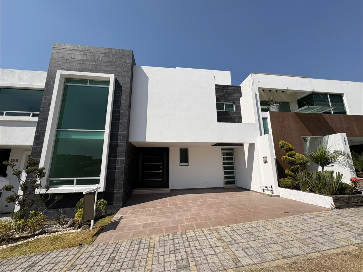 Casa en venta en Lomas de Angelópolis, San Andrés Cholula — foto 1 de 50