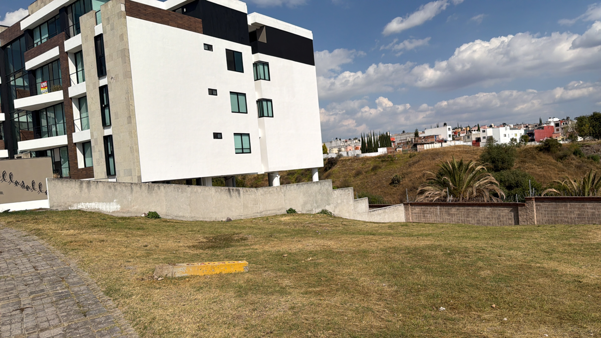 Terreno en venta en Lomas de Angelópolis, San Andrés Cholula — foto 1 de 9