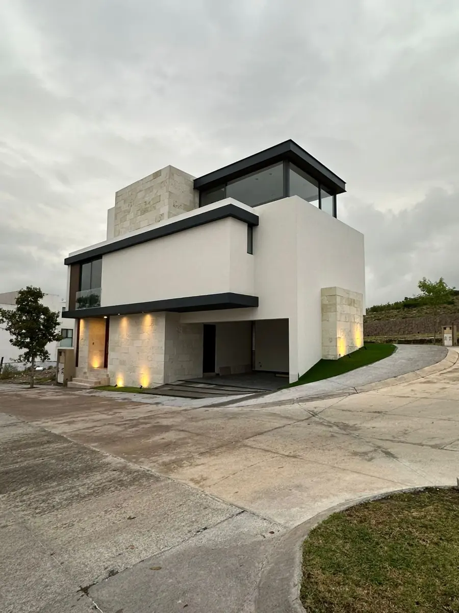 Casa en venta en Lomas del Predregal, San Luis Potosí — foto 1 de 13