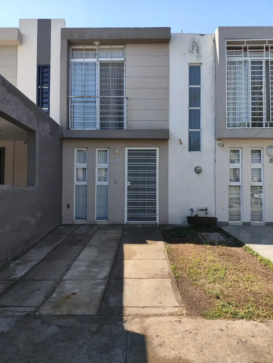 Casa en venta en Belcanto, Tlajomulco de Zúñiga — foto 1 de 17