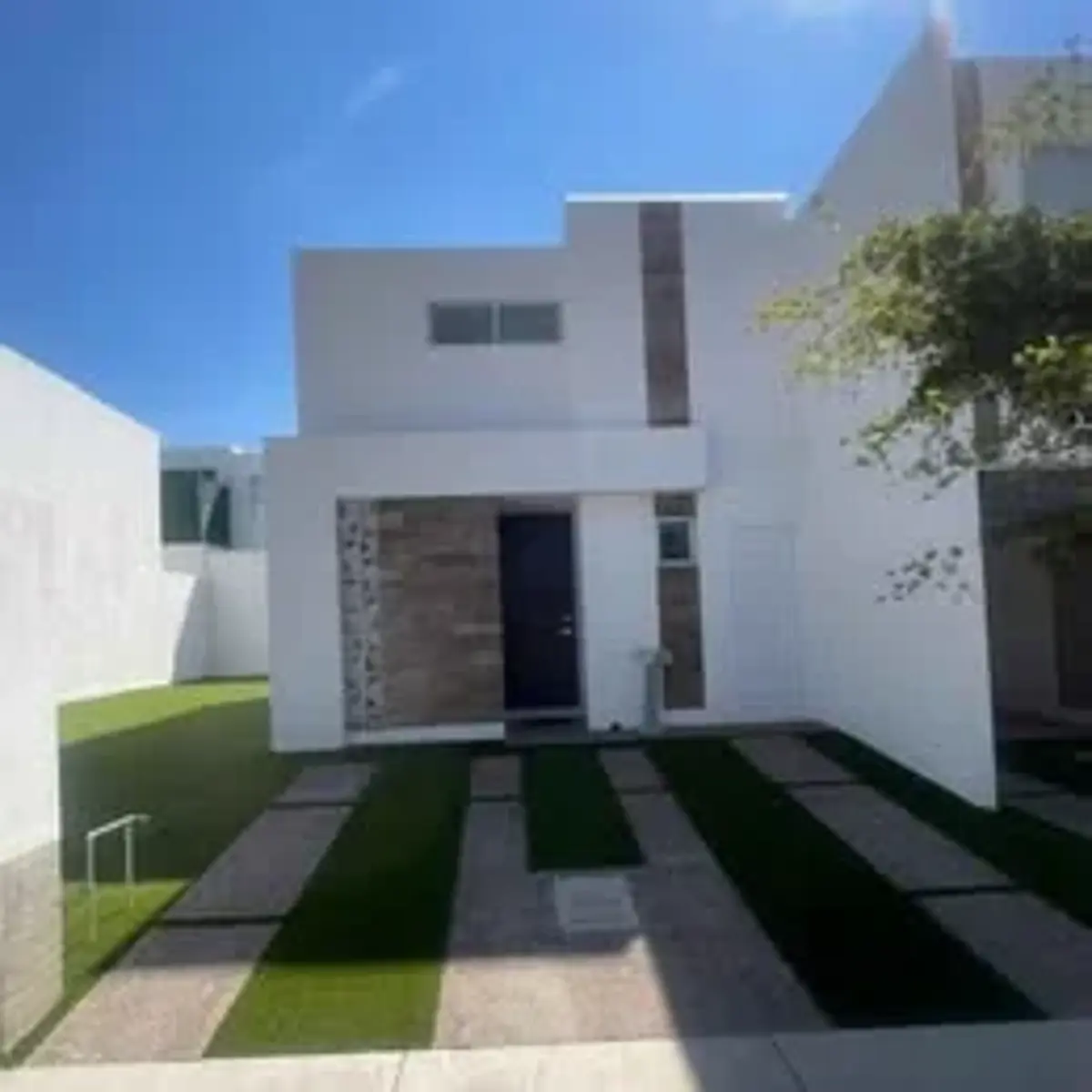 Casa en venta en Castelo San Francisco, San Francisco de los Romo — foto 1 de 20