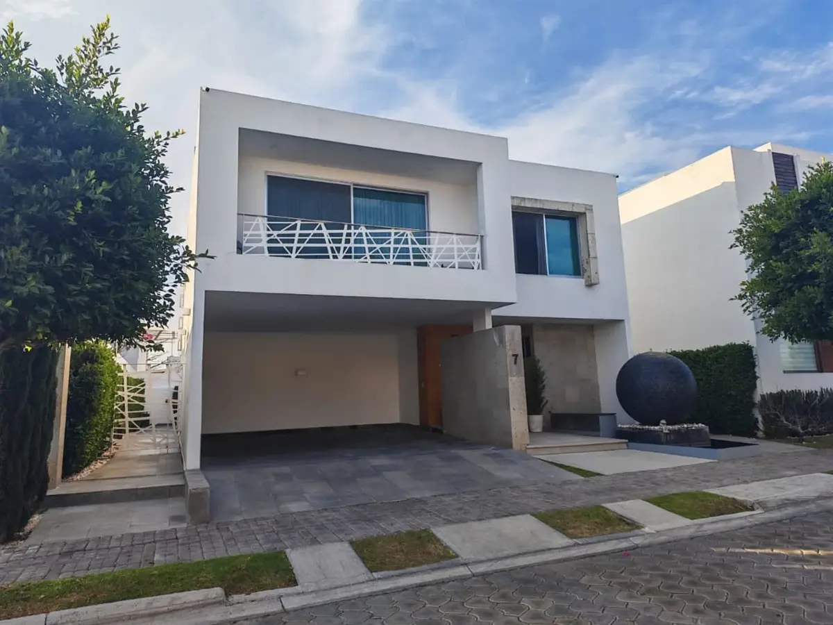 Casa en venta en Lomas de Angelópolis, San Andrés Cholula — foto 1 de 34