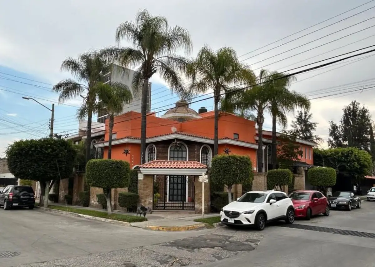 Casa en venta en Jardines de Guadalupe, Zapopan — foto 1 de 6