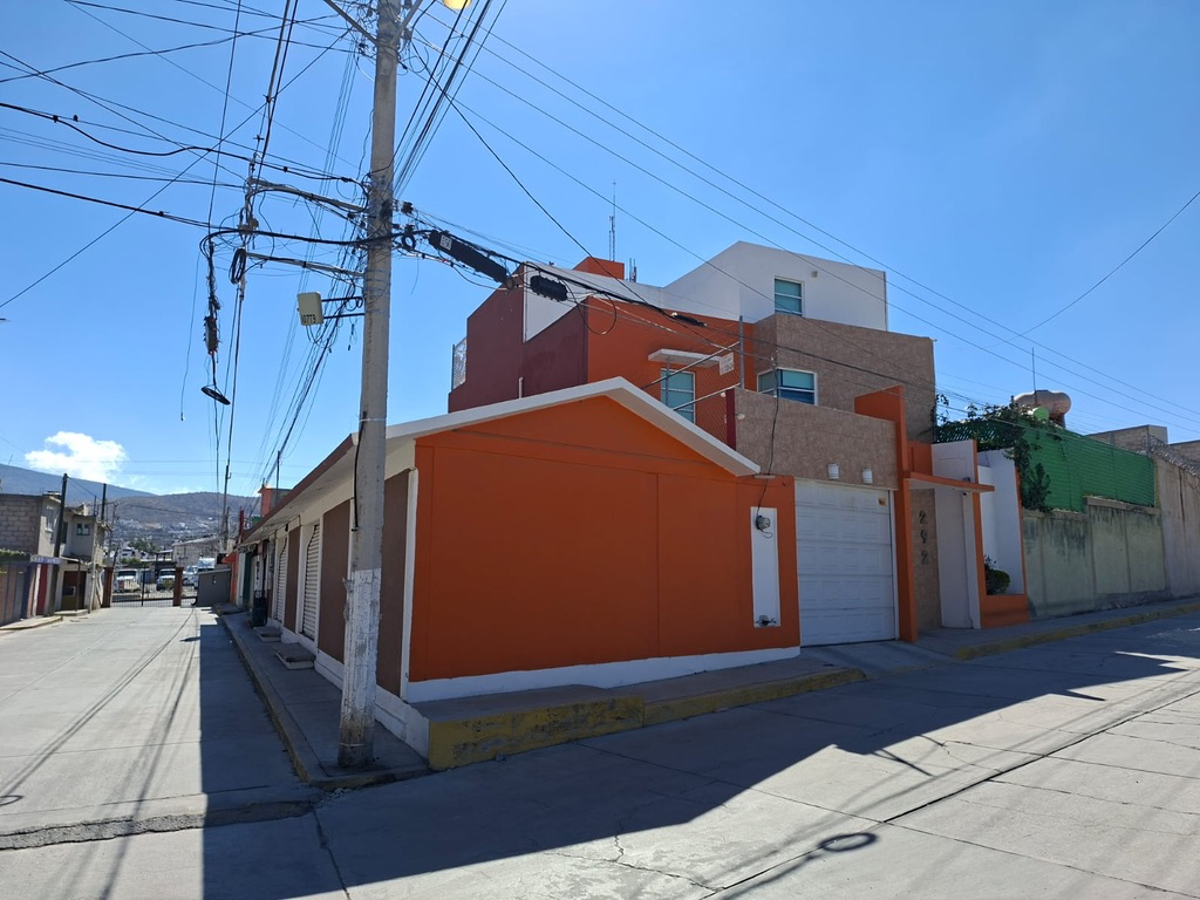 Casa en venta en El Portezuelo, Mineral de la Reforma — foto 1 de 19