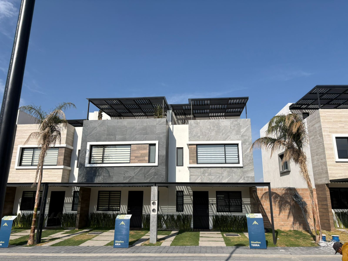 Casa en venta en Lomas de Angelópolis, San Andrés Cholula — foto 1 de 22
