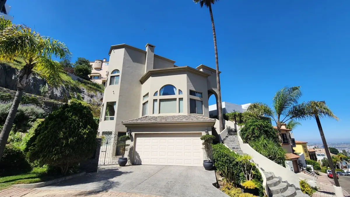 Casa en venta en Cumbres de Juarez, Tijuana — foto 1 de 33