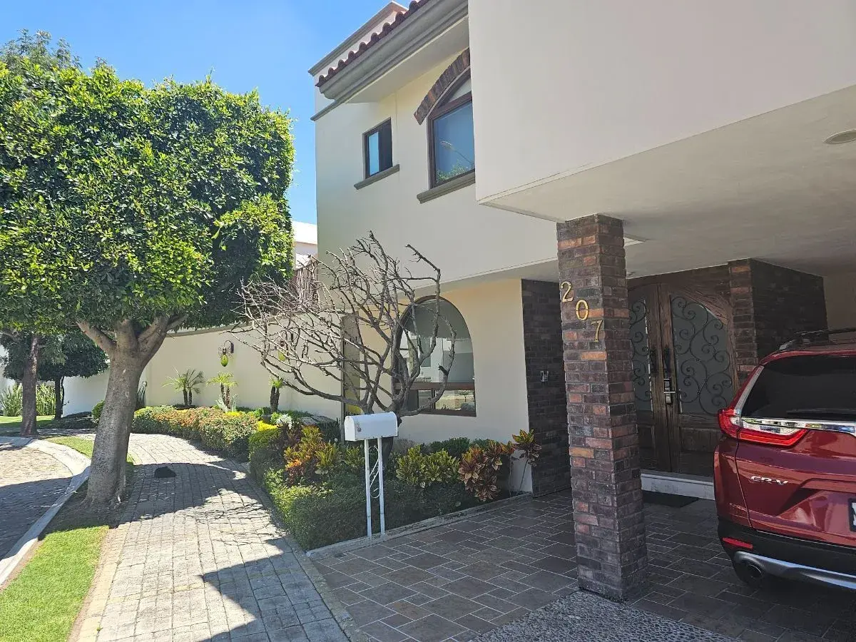 Casa en venta en Lomas de Angelópolis, San Andrés Cholula — foto 1 de 22