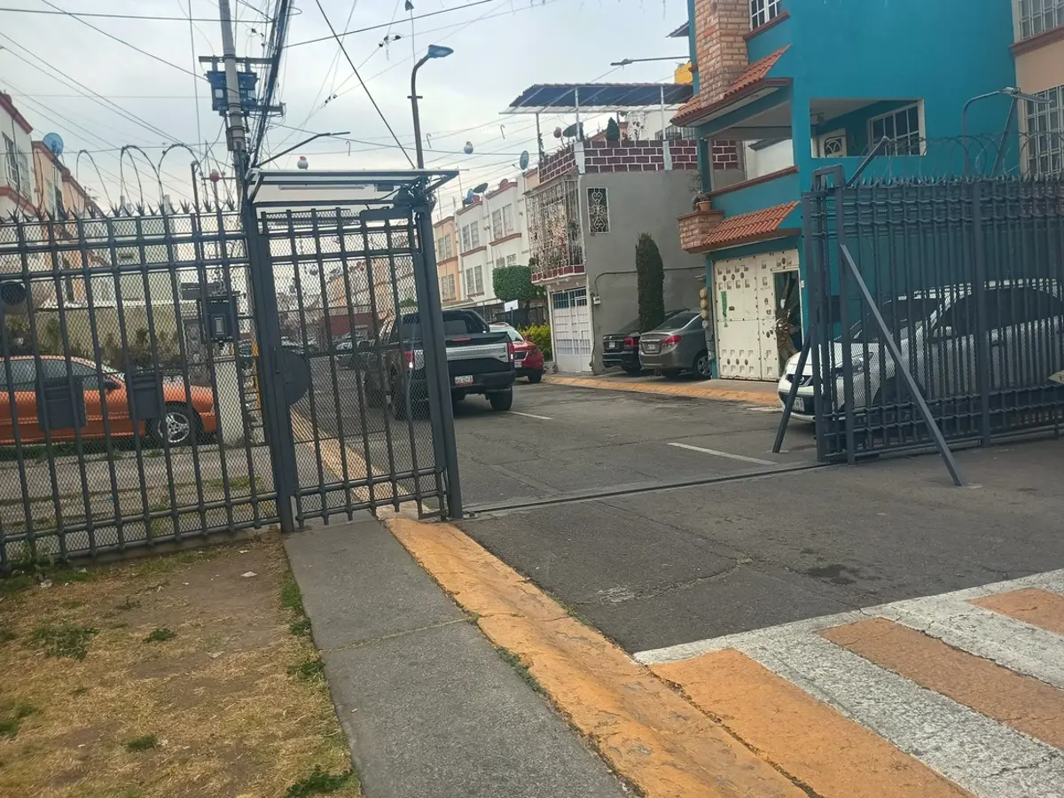 Casa en venta en Los Héroes Tecámac II, Tecámac — foto 1 de 16