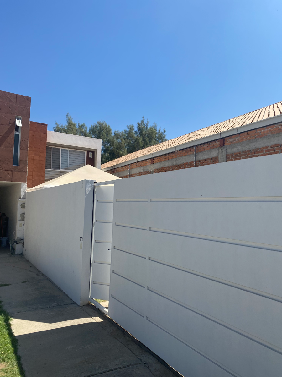 Casa en venta en Castello ll, León — foto 1 de 16