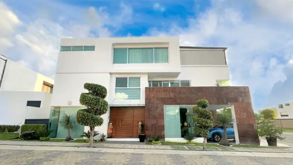 HERMOSA CASA EN VENTA LOMAS DE ANGELOPOLIS PARQUE MICHOACAN