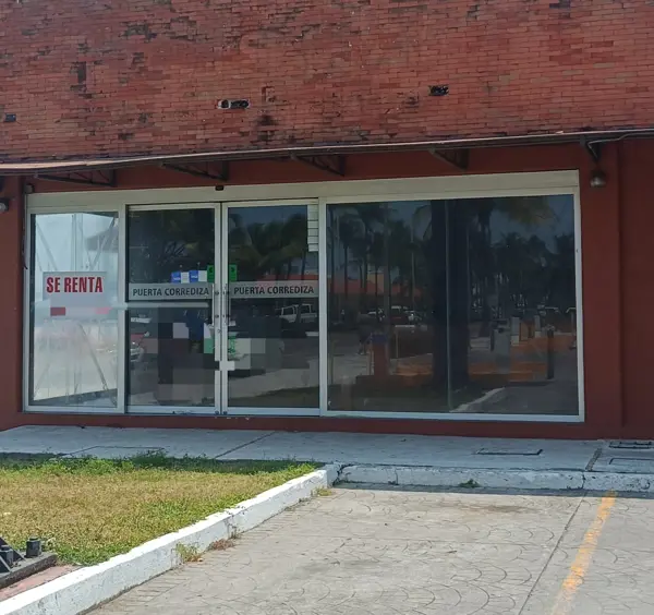 Renta de locales en plaza comercial