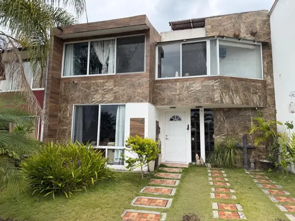 CASA AMUEBLADA EN RENTA 3 RECAMARAS EN FRACCIONAMIENTO
