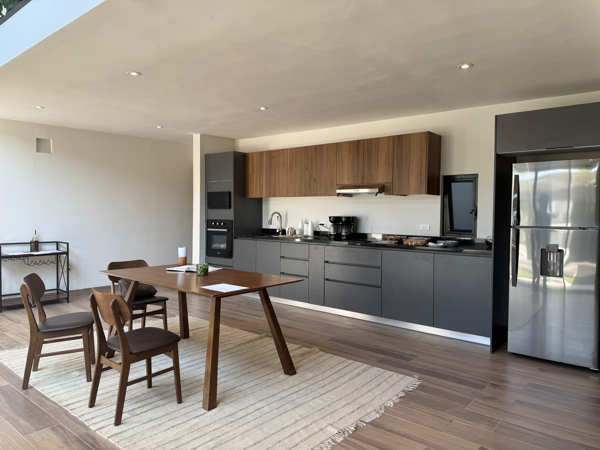 Estilo y modernidad en un Town House, Residencial Santa Barbara