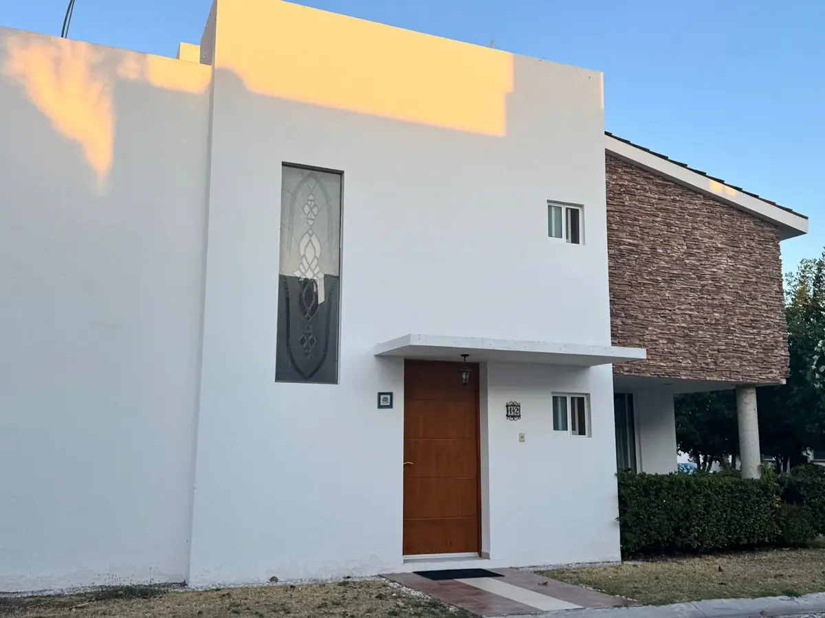 Casa en renta en Los Frailes, Corregidora — foto 1 de 30