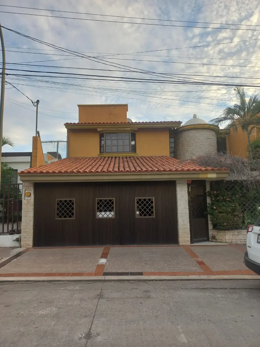 CASA AMPLIA EN RENTA EN COLONIA GUADALUPE RESIDENCIAL EN CULIACAN SINALOA CASA AMPLIA EN RENTA EN COLONIA GUADALUPE RESIDENCIAL EN CULIACAN SINALOA