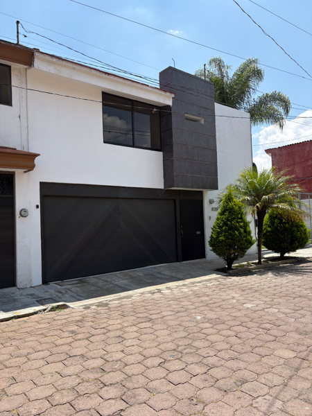 Casa en Venta en Fracc. Arcos del Sur (Zavaleta)