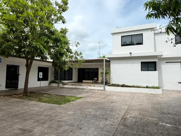 Venta casona sobre avenida merida, ideal para negocio u oficinas — foto 1 de 23