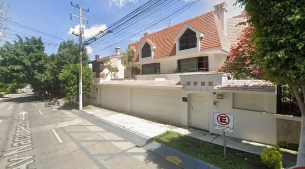 Casa en venta en Loma Real, Zapopan — foto 2 de 9