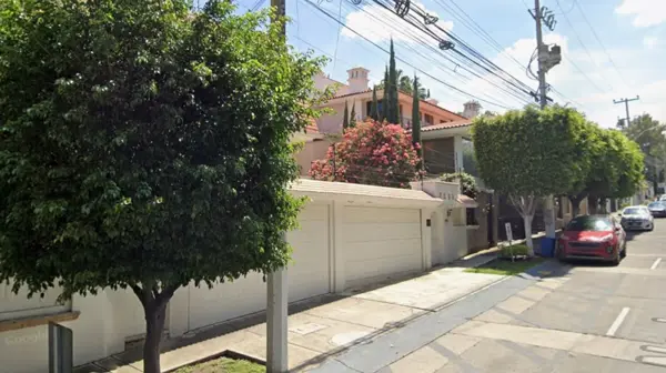 Casa en venta en Loma Real, Zapopan — foto 3 de 9