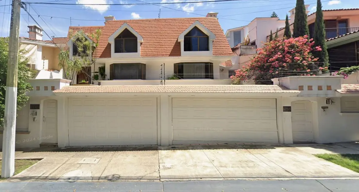 Casa en venta en Loma Real, Zapopan — foto 1 de 9