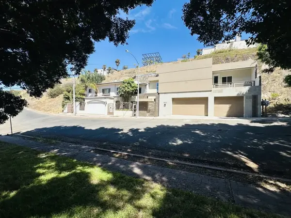 Casa en venta en Lomas de Agua Caliente 6ta. Sección (Lomas Altas), Tijuana — foto 2 de 13