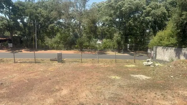 SE VENDE TERRENO COMERCIAL SOBRE AV. PRINCIPAL ENTRADA A HUASCA DE OCAMPO, HGO. - PUEBLO MÁGICO