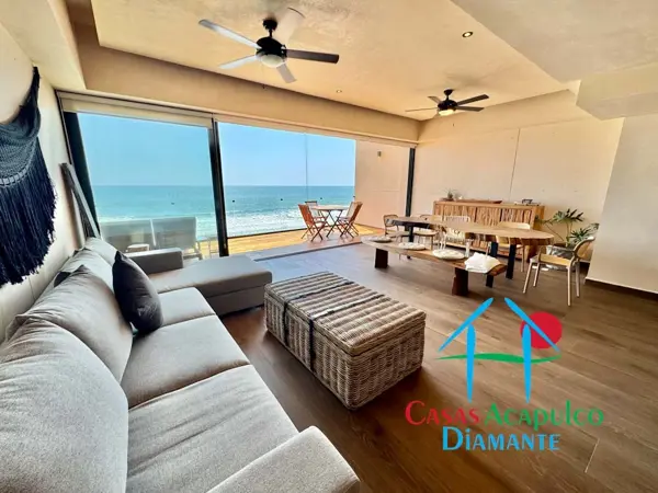 Departamento de playa con 4 recámaras y doble terraza con vista al mar