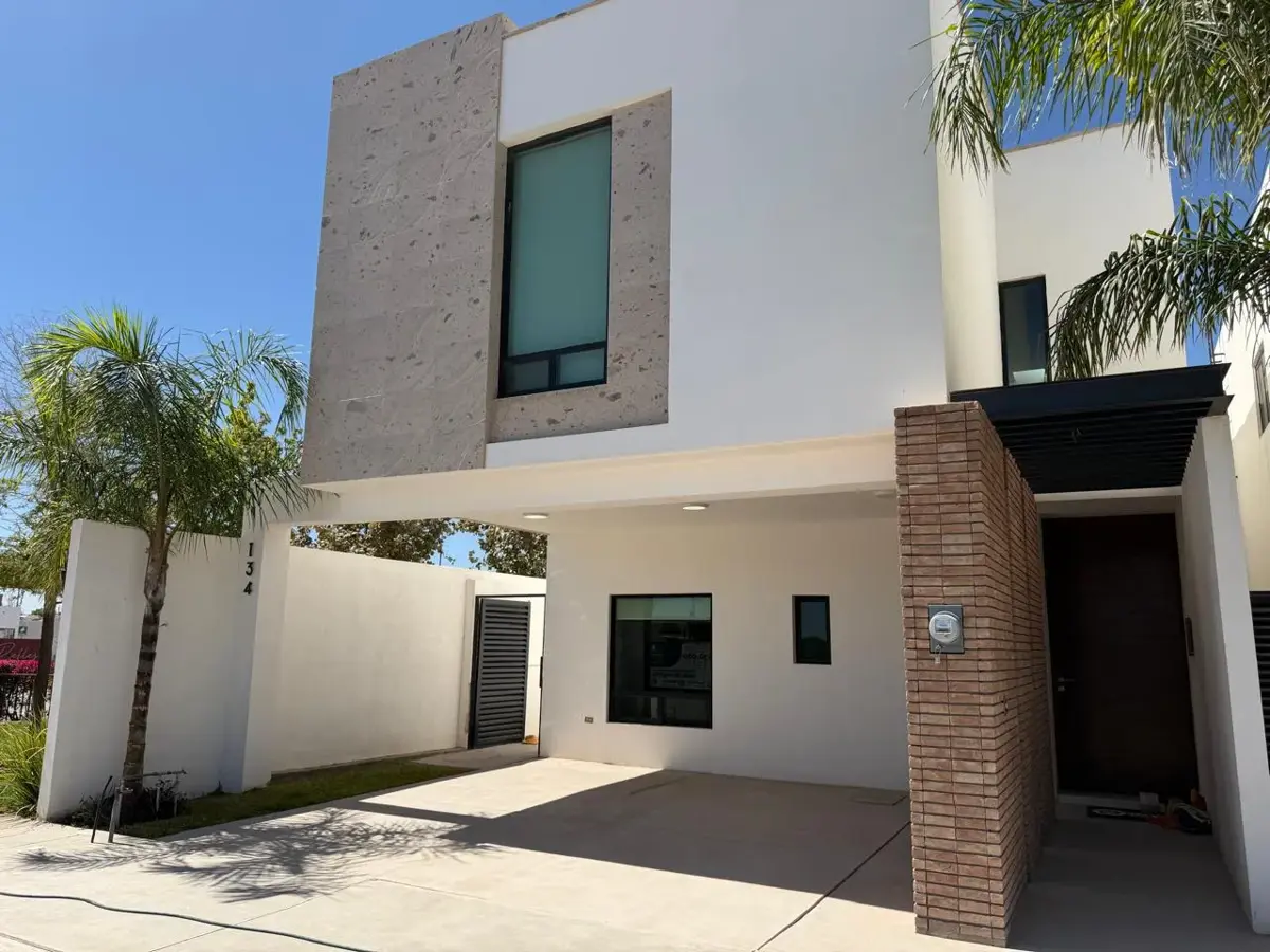 Casa en venta en La Rioja Residencial, Torreón — foto 1 de 17