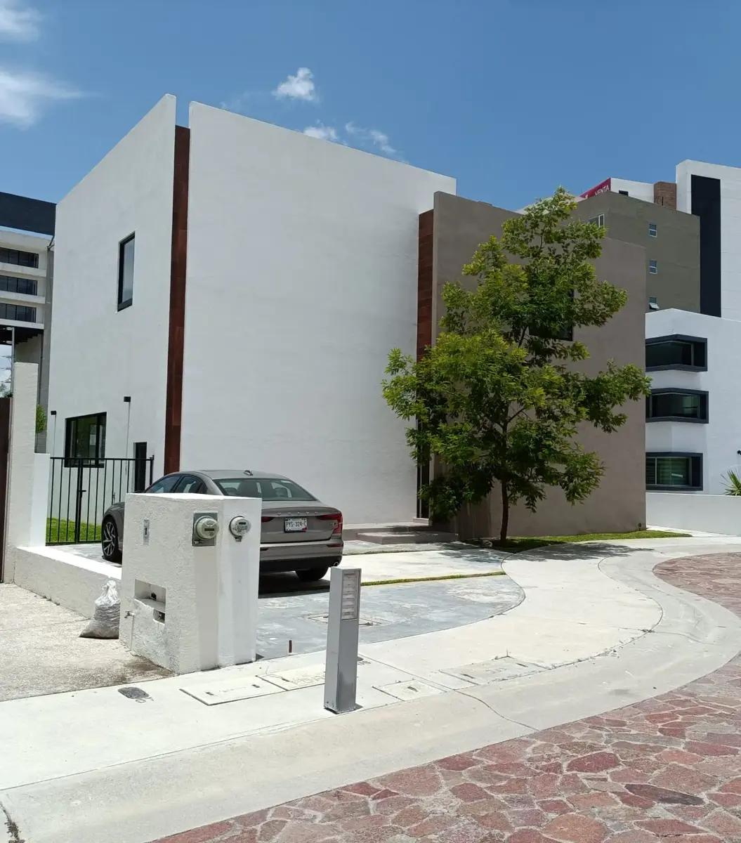 Casa en venta en Cañadas del Lago, Corregidora — foto 1 de 18