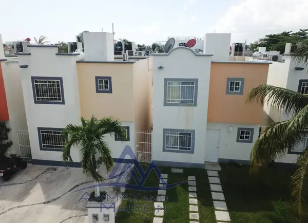 Casa En Venta En Supermanzana 77, Fracc. Jardines Del Sol, Cancún, Q.R. Recuperación Bancaria. JX71