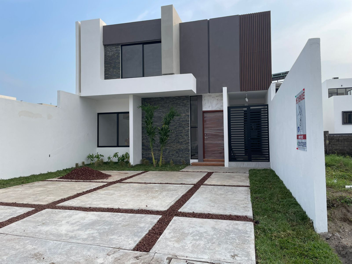Casa en venta en Lomas de la Rioja, Alvarado — foto 1 de 22