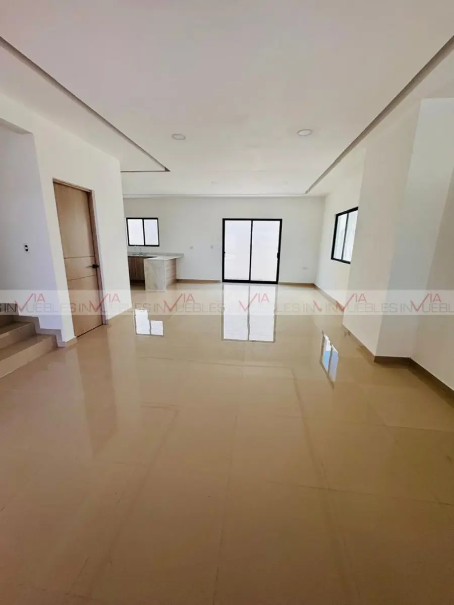 Casa en venta en La Montaña, García — foto 1 de 13