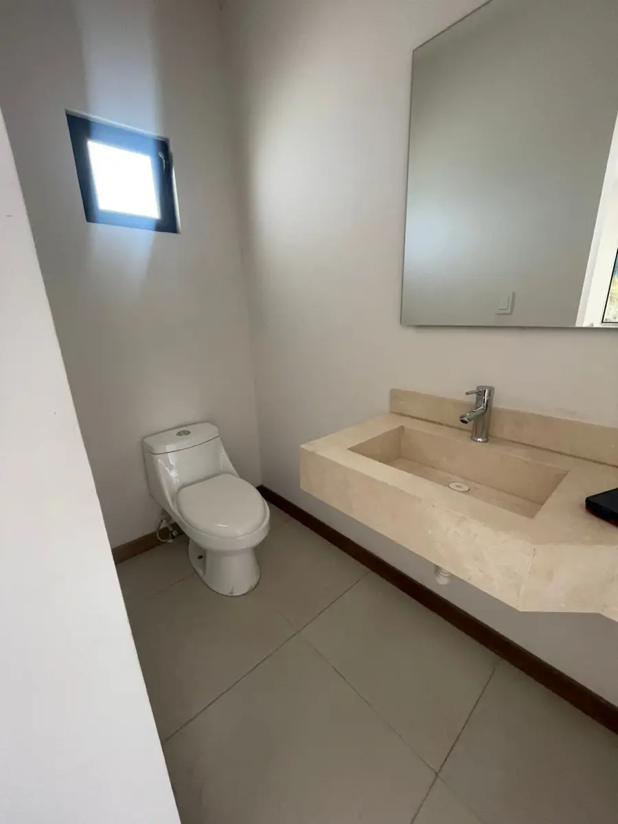 Vista 5 de CASA EN VENTA NOGALERA RESIDENCIAL