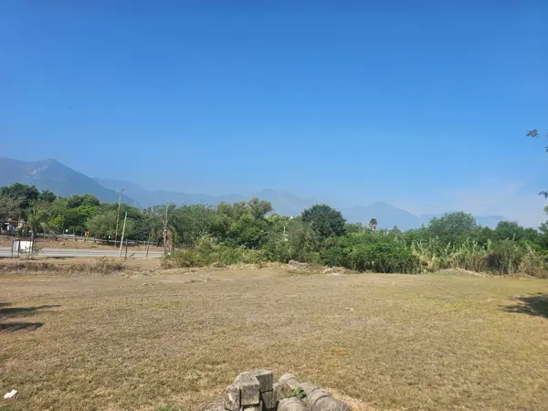 Terreno en venta en Bosques de las Lomas, Santiago — foto 2 de 7