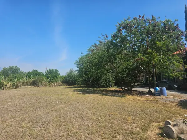 Terreno en venta en Bosques de las Lomas, Santiago — foto 3 de 7