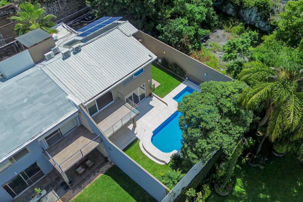Casa Sola en Privada con Portón Eléctrico Col Vista Hermosa