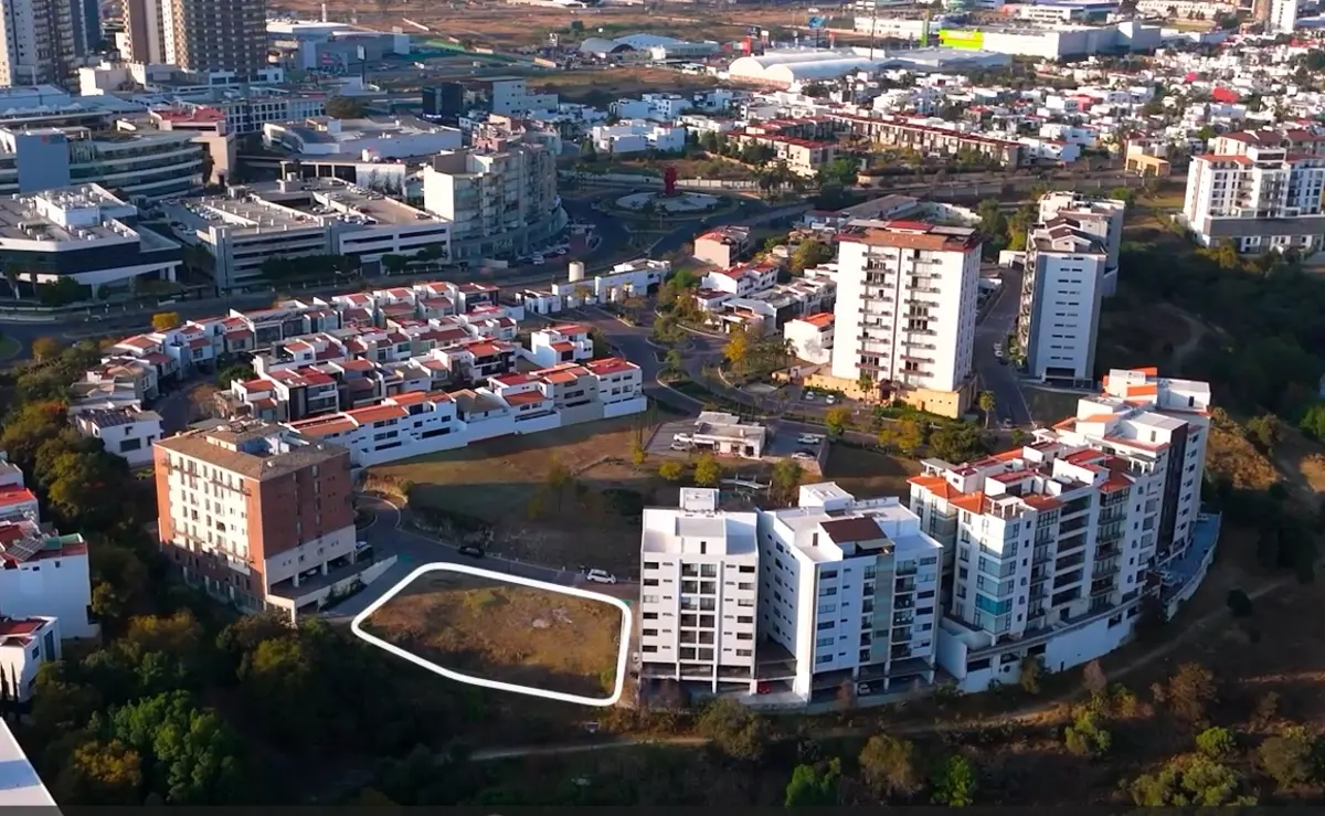Terreno en venta en Lomas de Angelópolis, San Andrés Cholula — foto 1 de 10