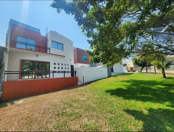 Casa en venta en Las Lomas Residencial, Alvarado — foto 2 de 35