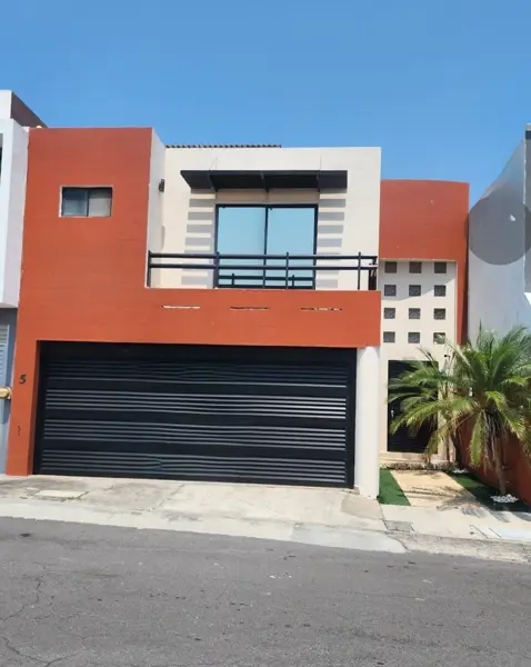 Preciosa Residencia en Venta Lomas Residencial
