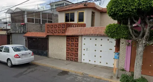 Casa en venta en Bosques de Aragon, Nezahualcóyotl — foto 2 de 9