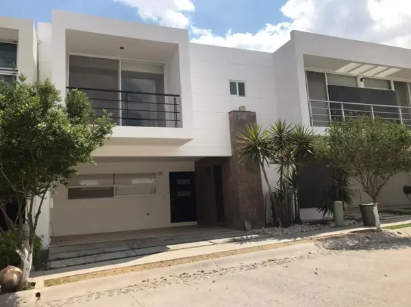 Casa en Renta al Norponiente de Aguascalientes Ruscello Residencial (ET)