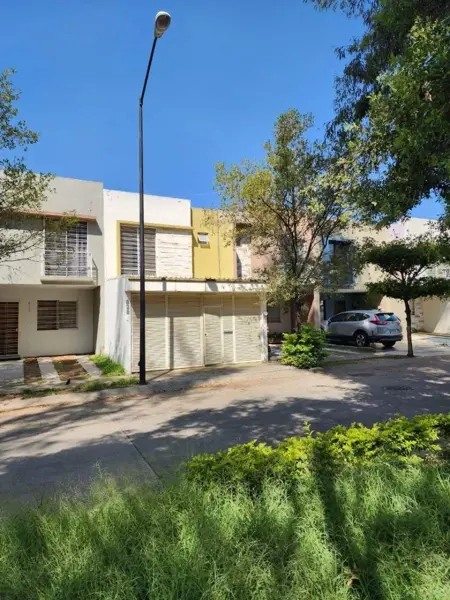 Casa en Venta en San Pedro Tlaquepaque, Jalisco - Con Accesibilidad y Amenidades